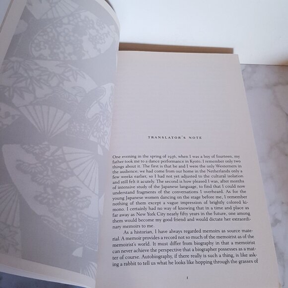 3 Historical Fiction Bundle Memoirs of Geisha Postmistress Geographer's Library - Picture 3 of 13